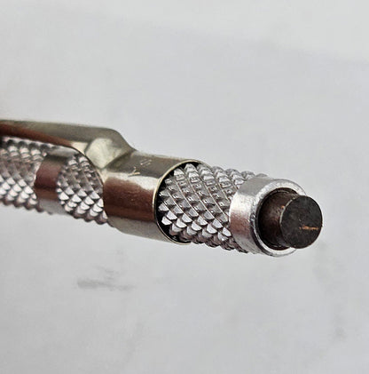Magnetic end to slotted head Aluminium screw starer